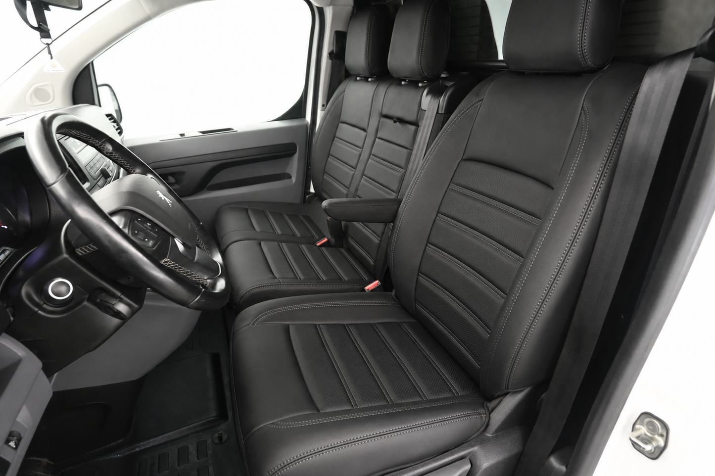 Sitzbezüge Citroen Jumpy 2016 - heute – Fezz Schwarz – Sitzbezüge aus Kunstleder – perfekte Passform (Sitz/Doppelsitzbank-mit geteilter Sitzfläche der Doppelsitzbank)